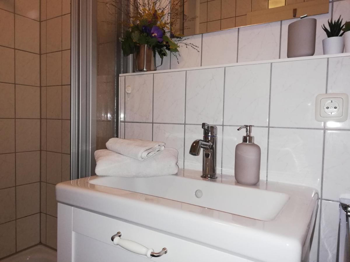 Ferienwohnung Am Kurpark Bad Klosterlausnitz Exteriör bild