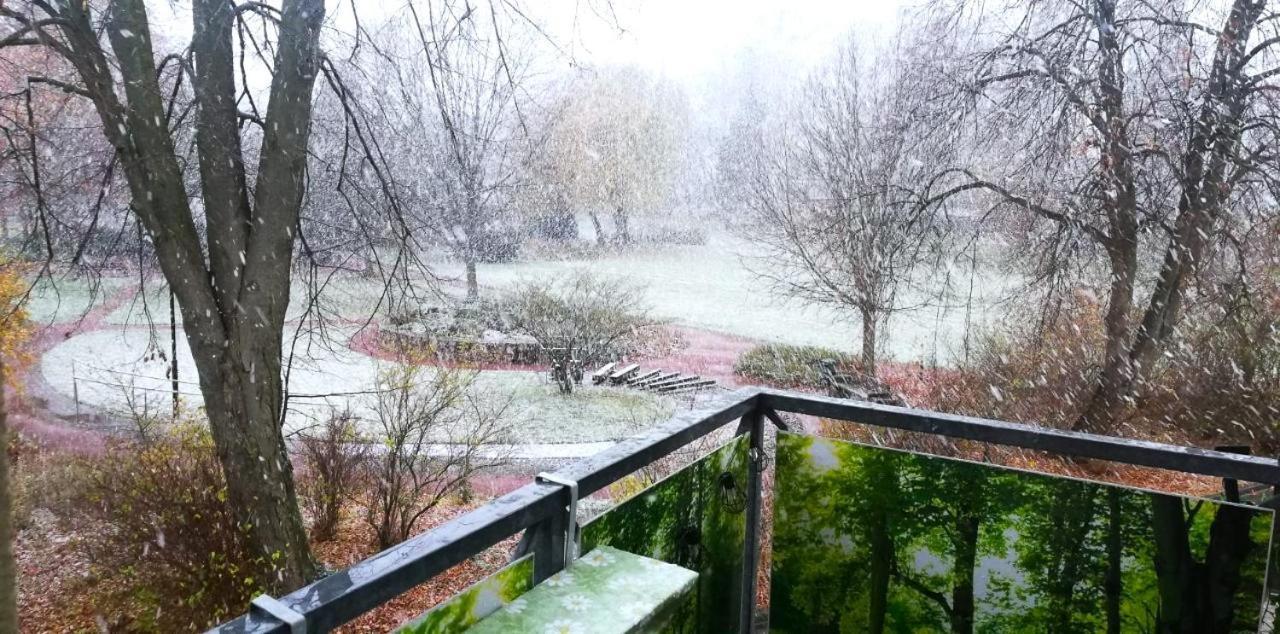 Ferienwohnung Am Kurpark Bad Klosterlausnitz Exteriör bild